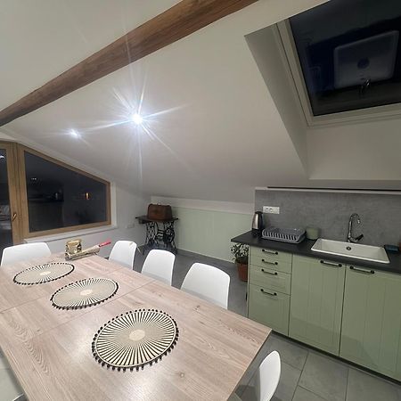 Old Square House - Hisa Na Starem Trgu Apartment Толмин Екстериор снимка