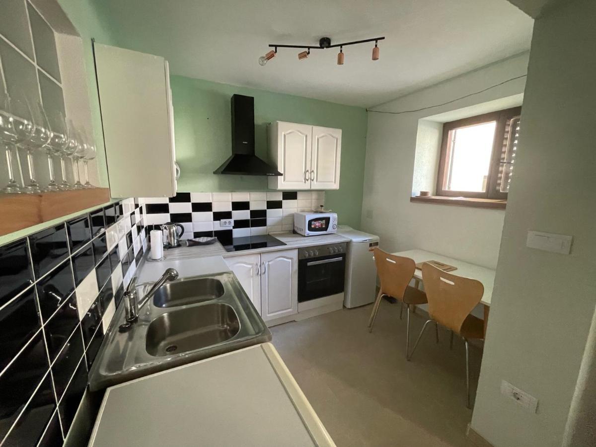 Old Square House - Hisa Na Starem Trgu Apartment Толмин Екстериор снимка
