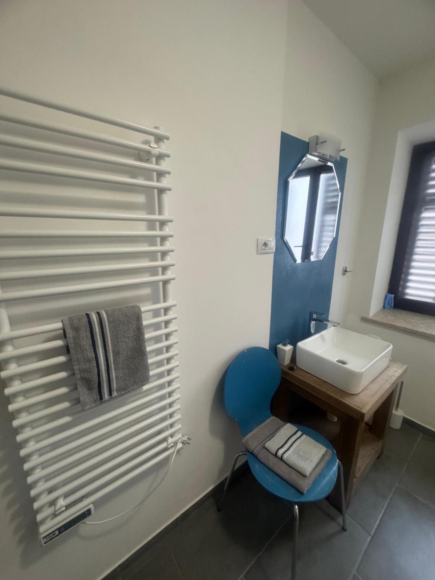 Old Square House - Hisa Na Starem Trgu Apartment Толмин Екстериор снимка